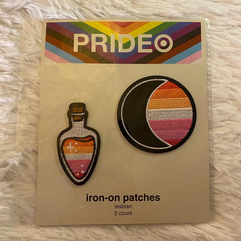 ❤️FINAL PRICE✨target pride iron on patches - lesbian✨